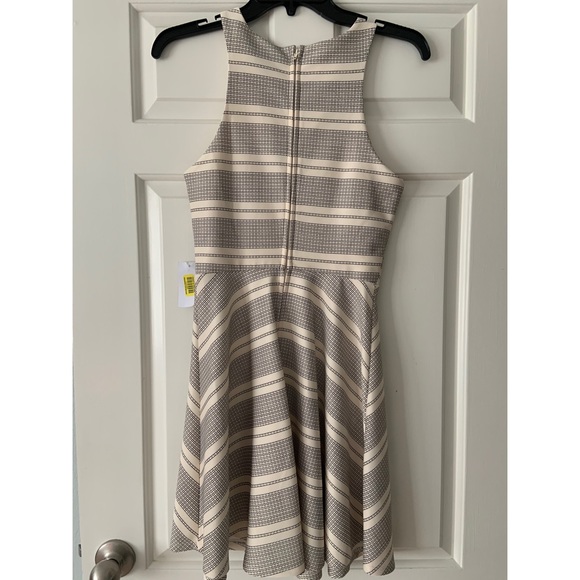 NWT black and cream/white mini pleated dress - Picture 2 of 6